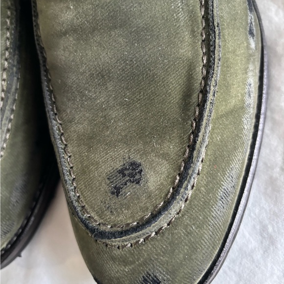 Donald J Pliner Olive distressed loafer 9M